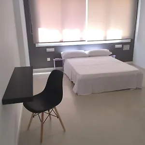 Pensión Solroom **