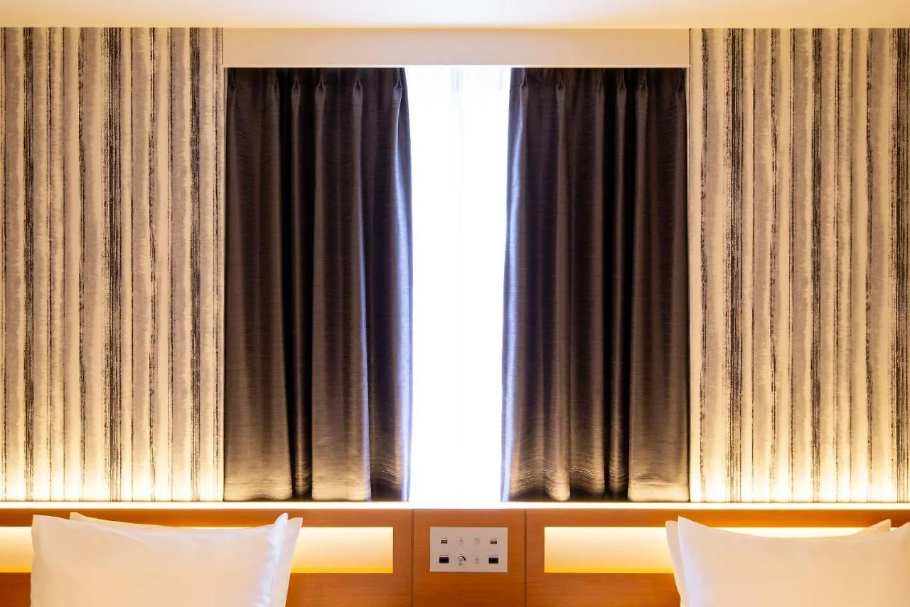 Karaksa Hotel Grande Shin-Osaka Tower 4*, אוסקה